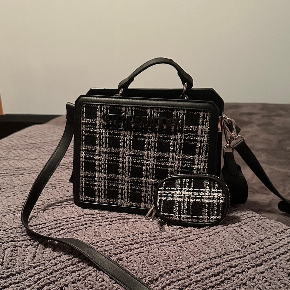 Steve Madden Black and White Crossbody Bag Set